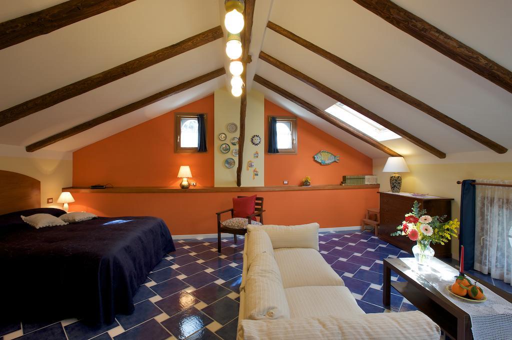 La Casa Di Donn'Amelia Bed & Breakfast Molina  Cameră foto